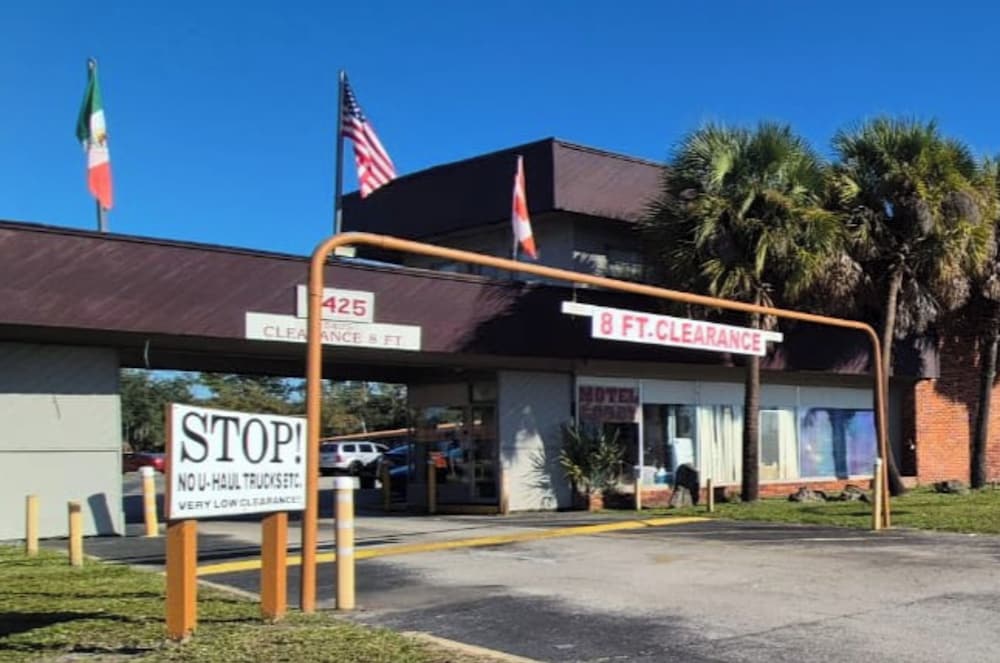 Arrow Motel by OYO Near Downtown 6/49