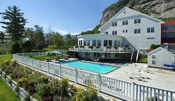 The White Mountain Hotel And Resort 1/49