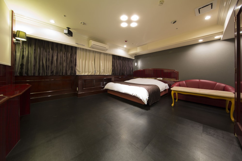 Standard, Queen Bed, Smoking