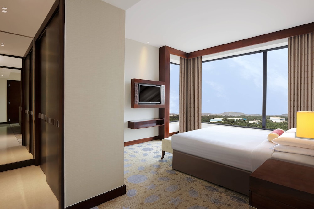 Courtyard By Marriott Pune Chakan 12/32