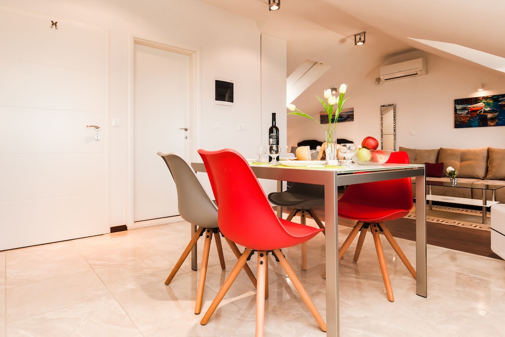 Luxury Seaside Apartments 22/50