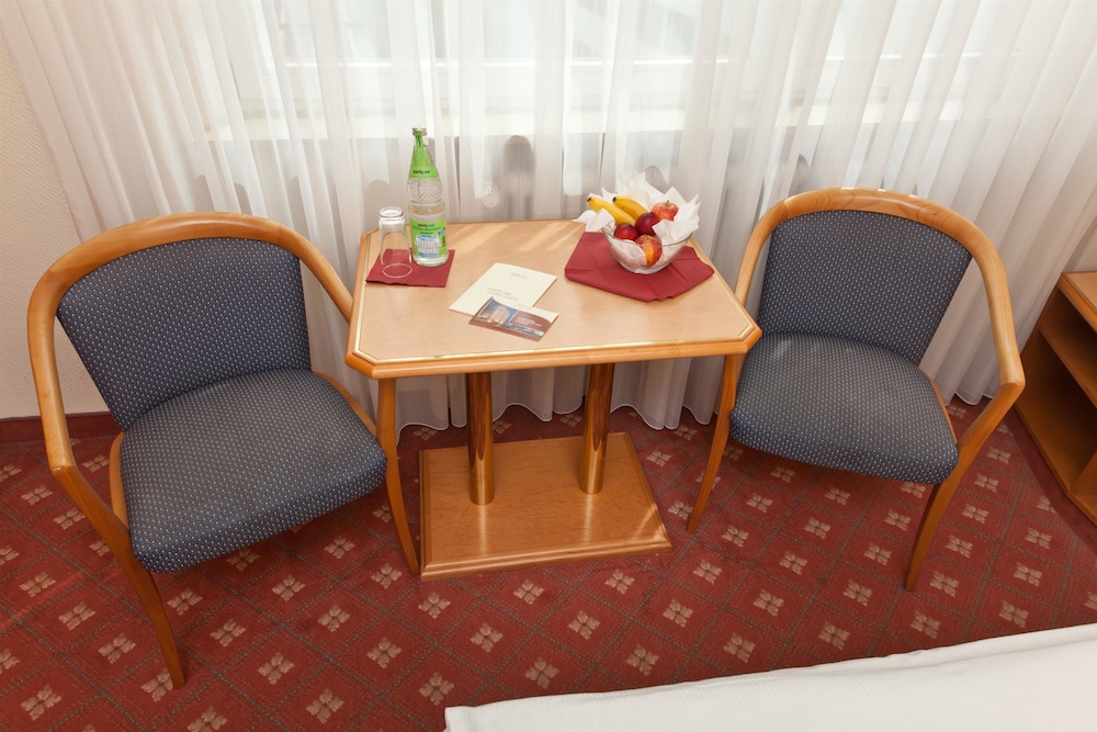PLAZA INN Rieker Stuttgart Hauptbahnhof 58/65
