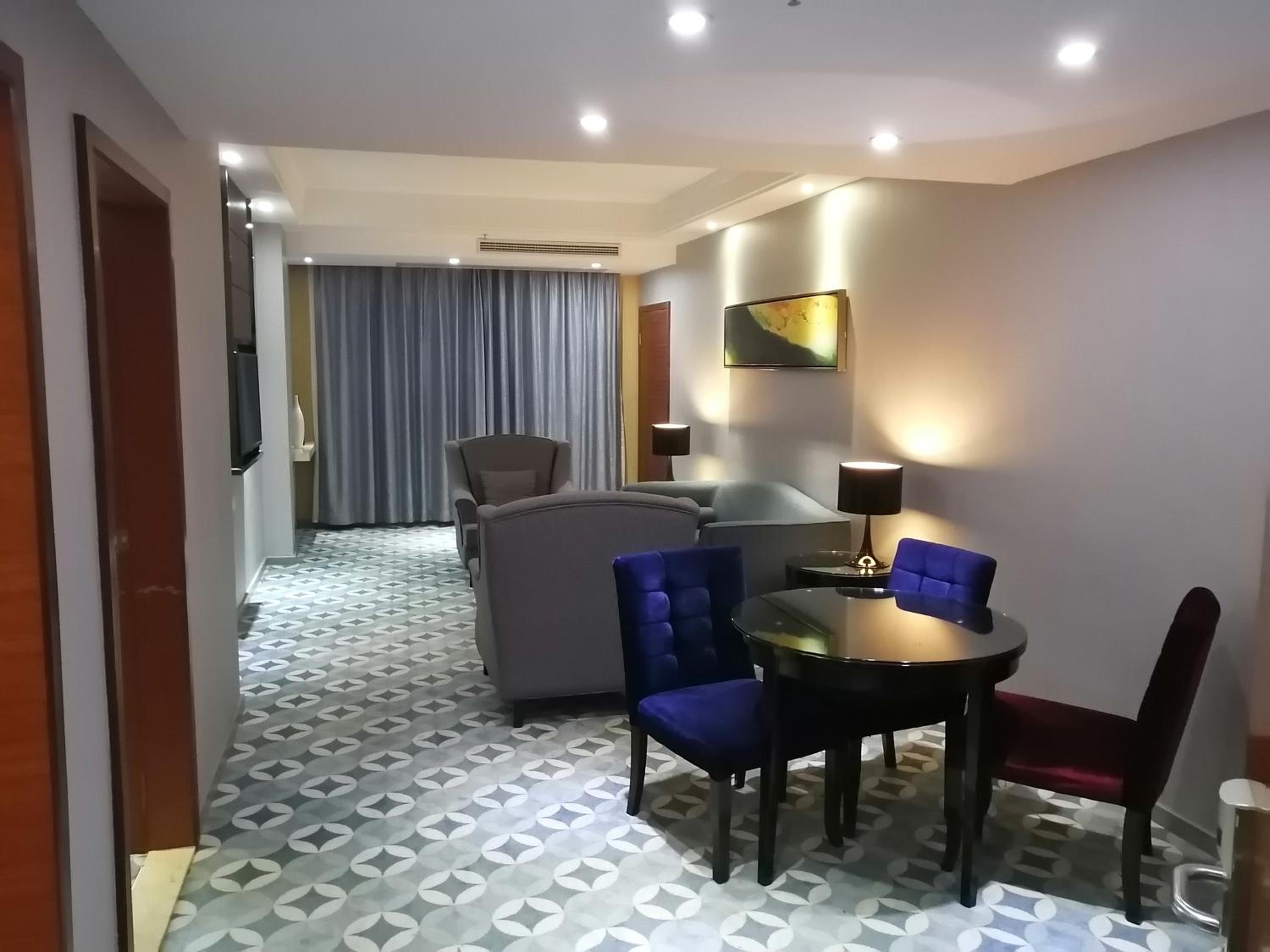 Ramada by Wyndham Meizhou 25/40