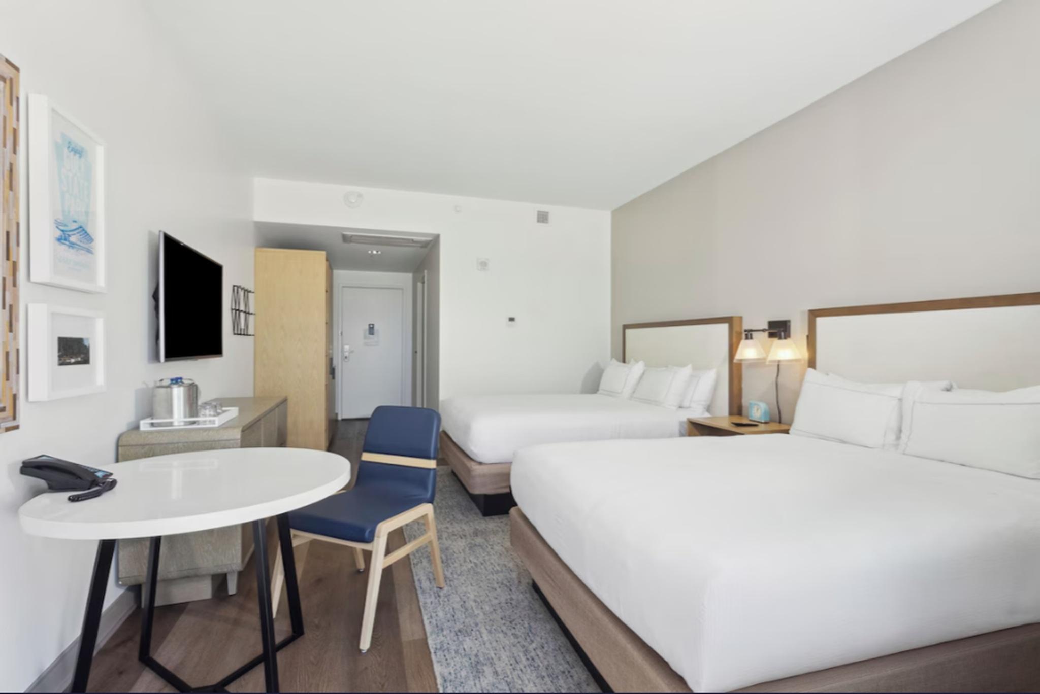 State, Gulf, 2 Queen Beds, Park View, Balcony