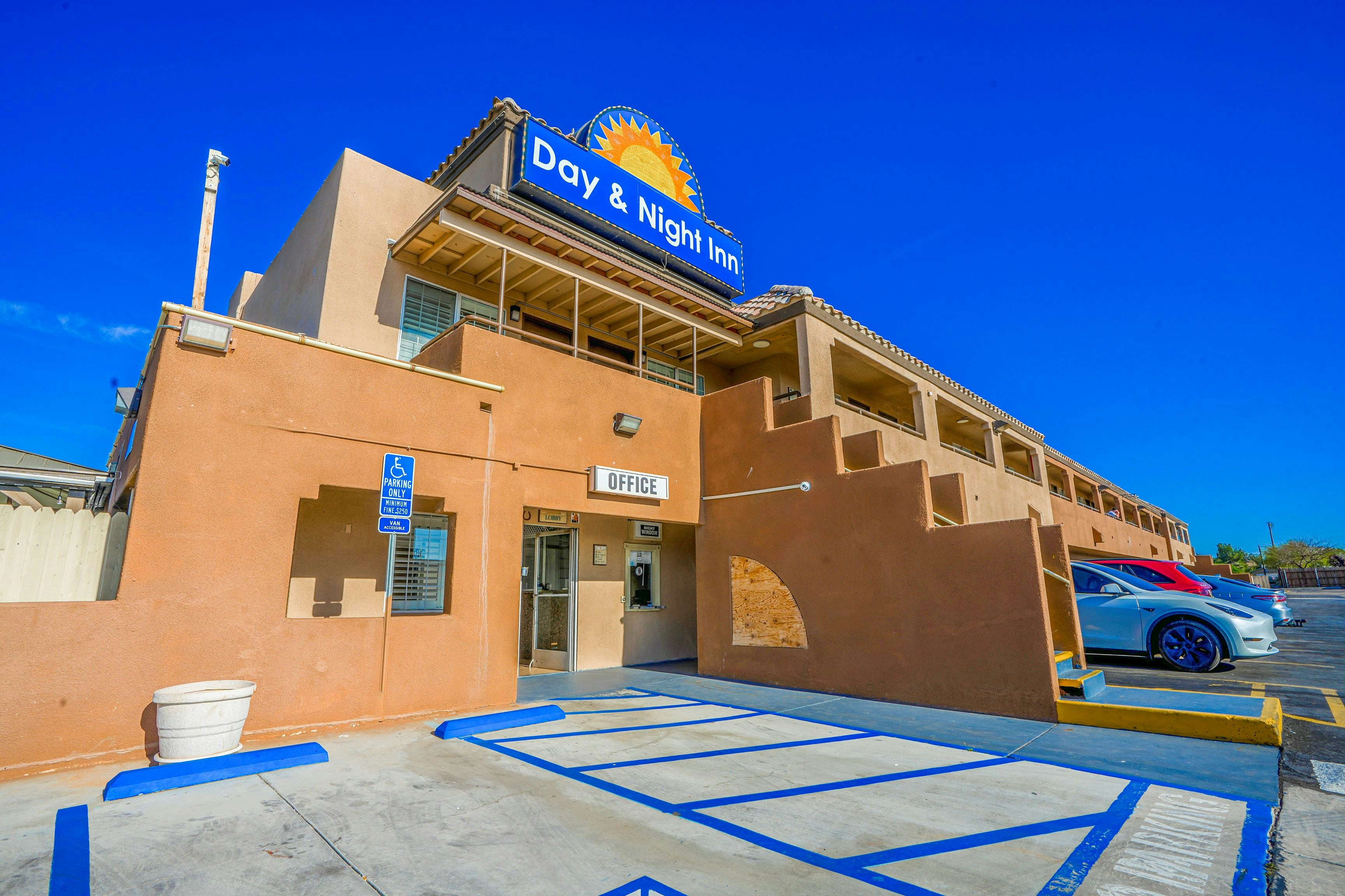 OYO Day And Night Inn 18/27