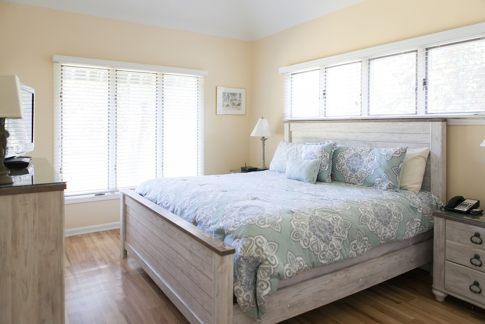 2 Bedrooms, Premier, Villa, King Bed, Resort View
