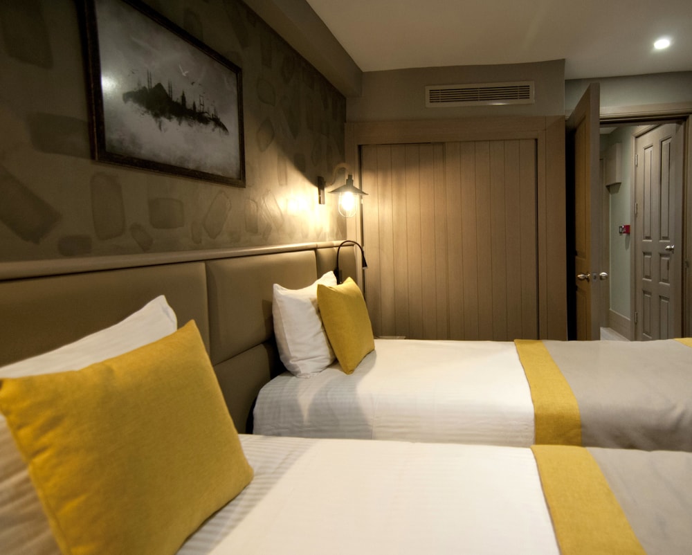 Hotel Seraglio 16/70