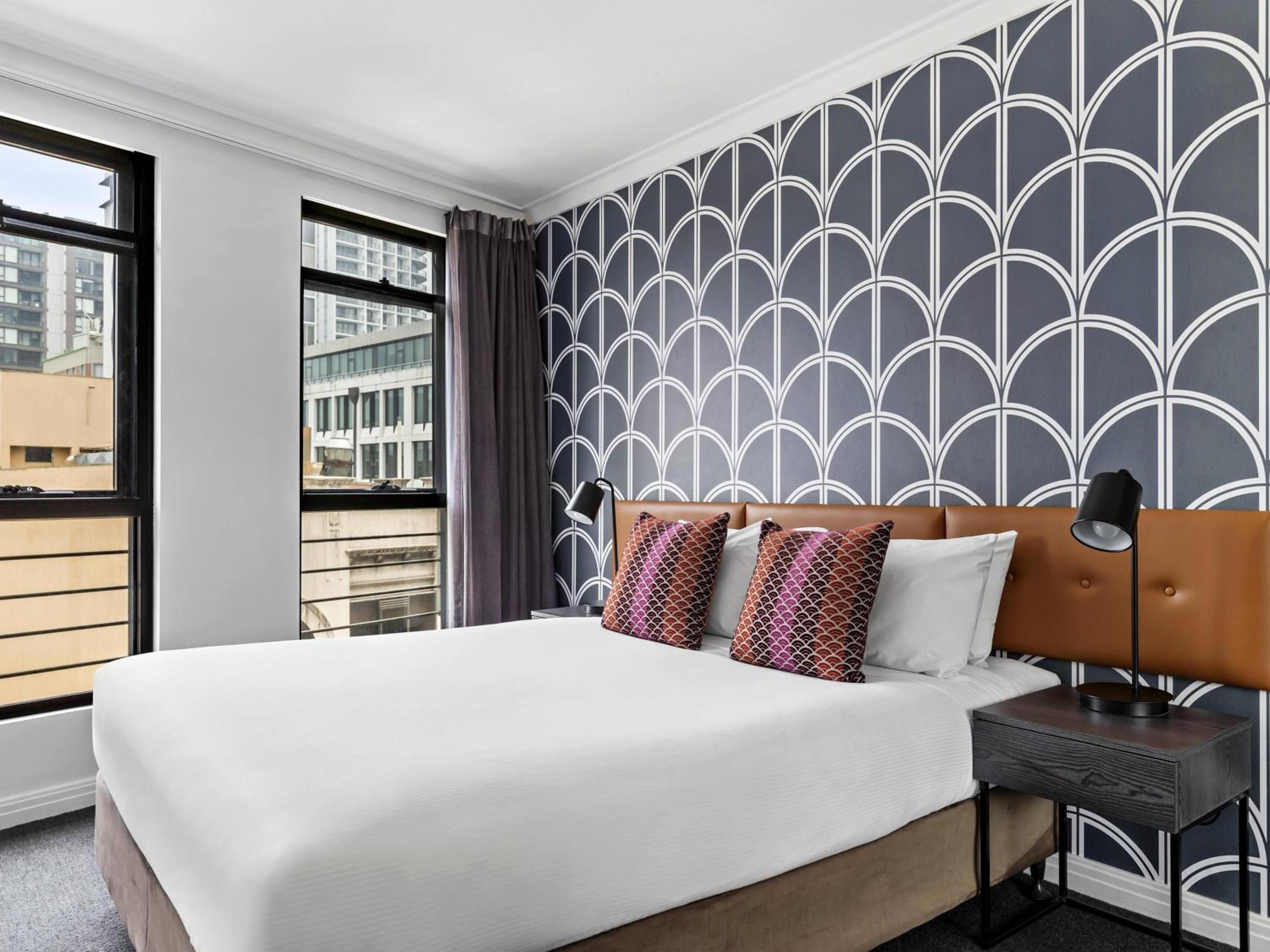 FAMILY SUITE, OPEN PLAN, 2 QUEEN BEDS