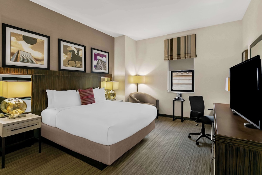 Sonesta Hotel Baltimore Inner Harbor 18/60