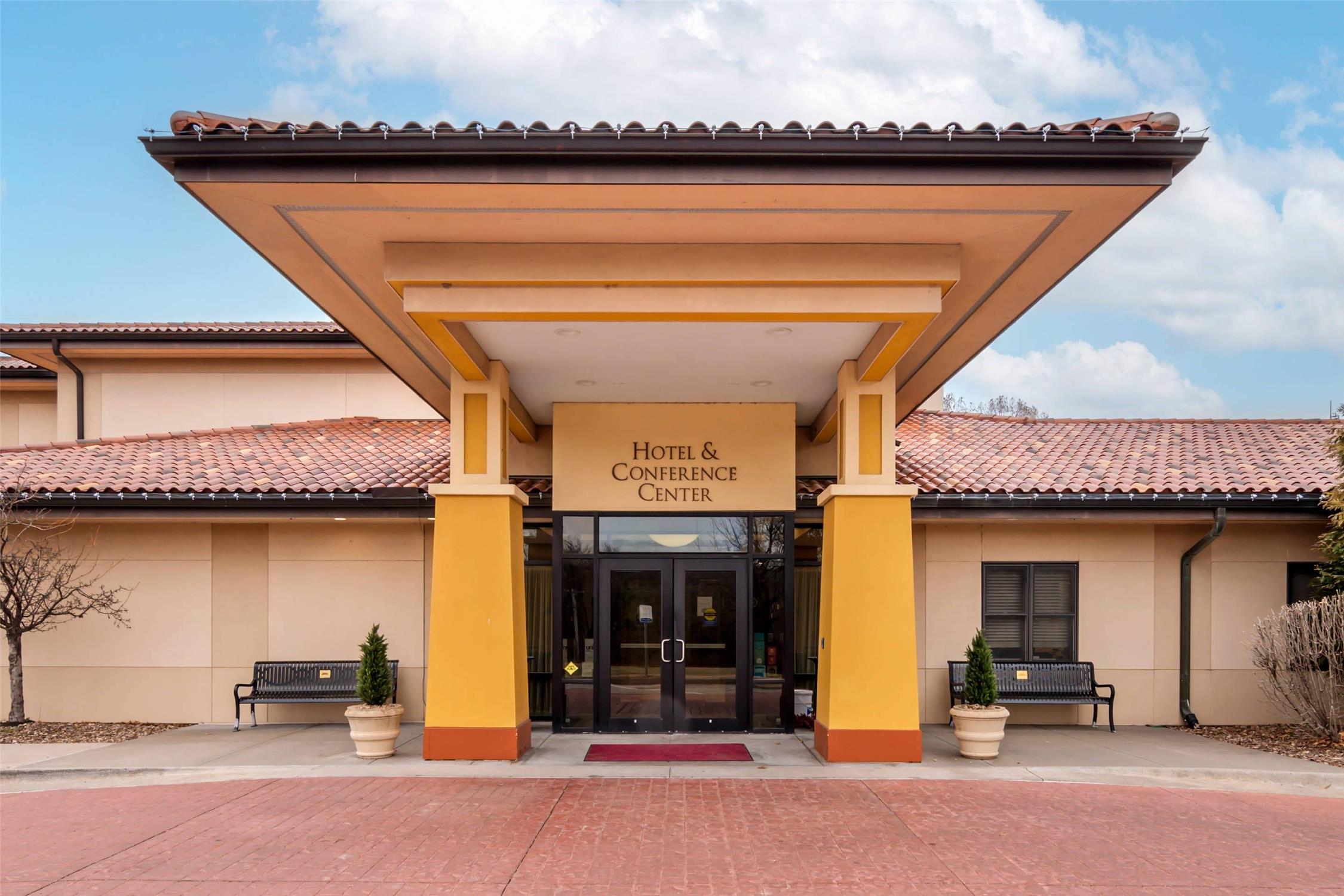 Unity Hotel and Conference Ctr, an Ascend Hotel Collection Hotel 2/17