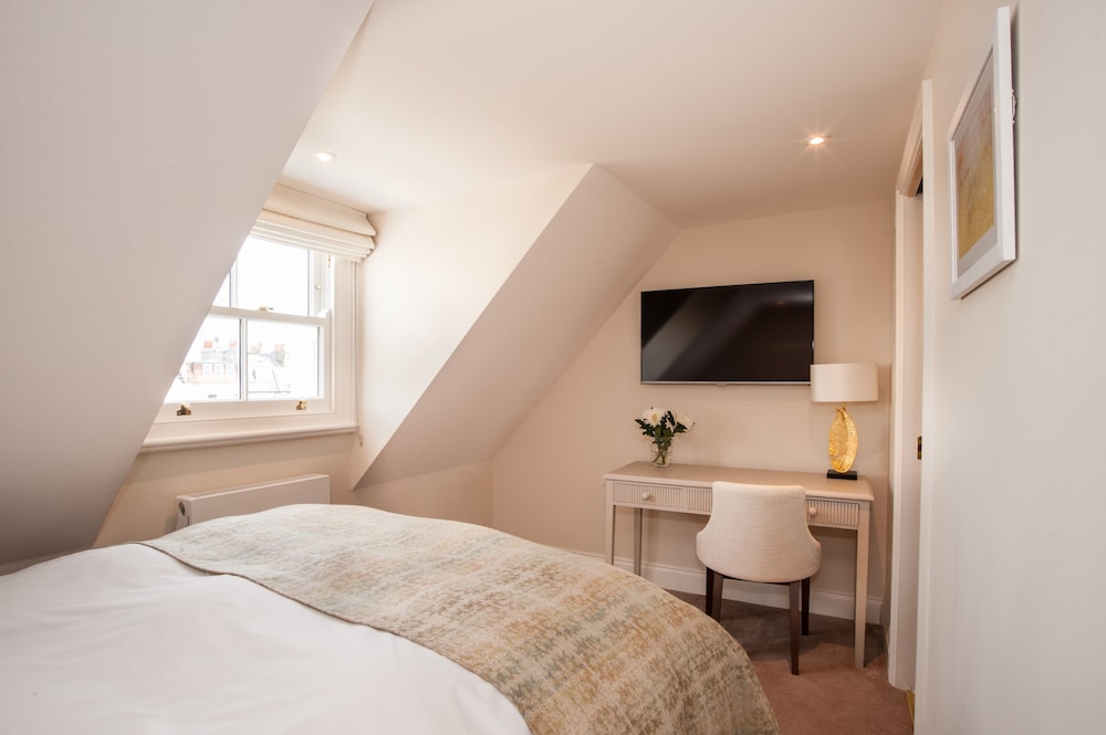 Compact, Double Bed
