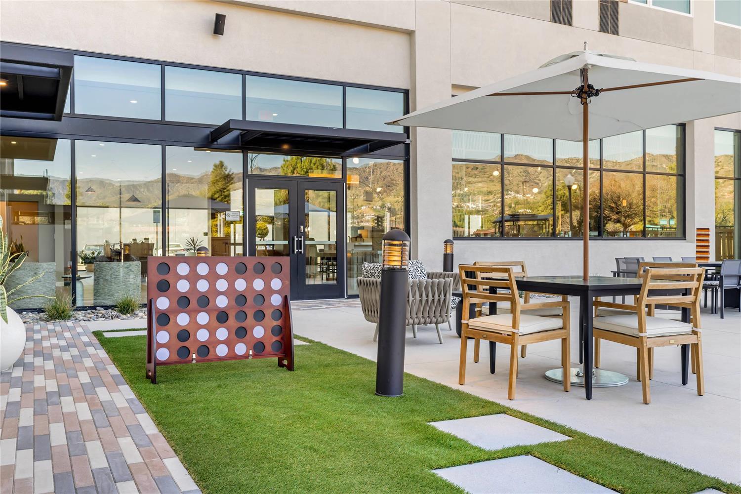 Cambria Hotel Burbank Airport 25/26