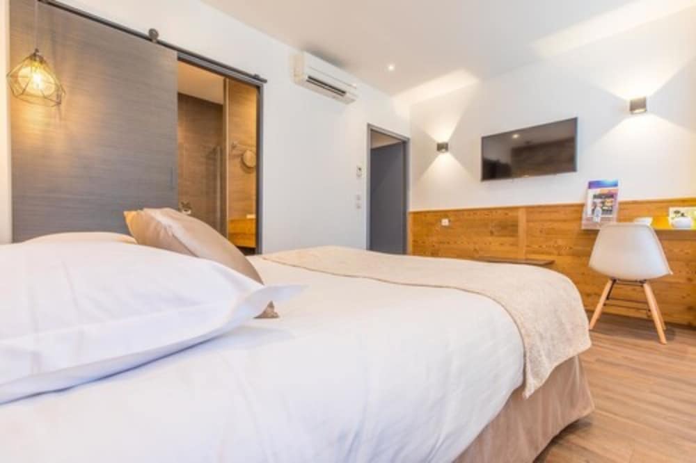 Hotel the Originals Des Princes Chambery 11/77