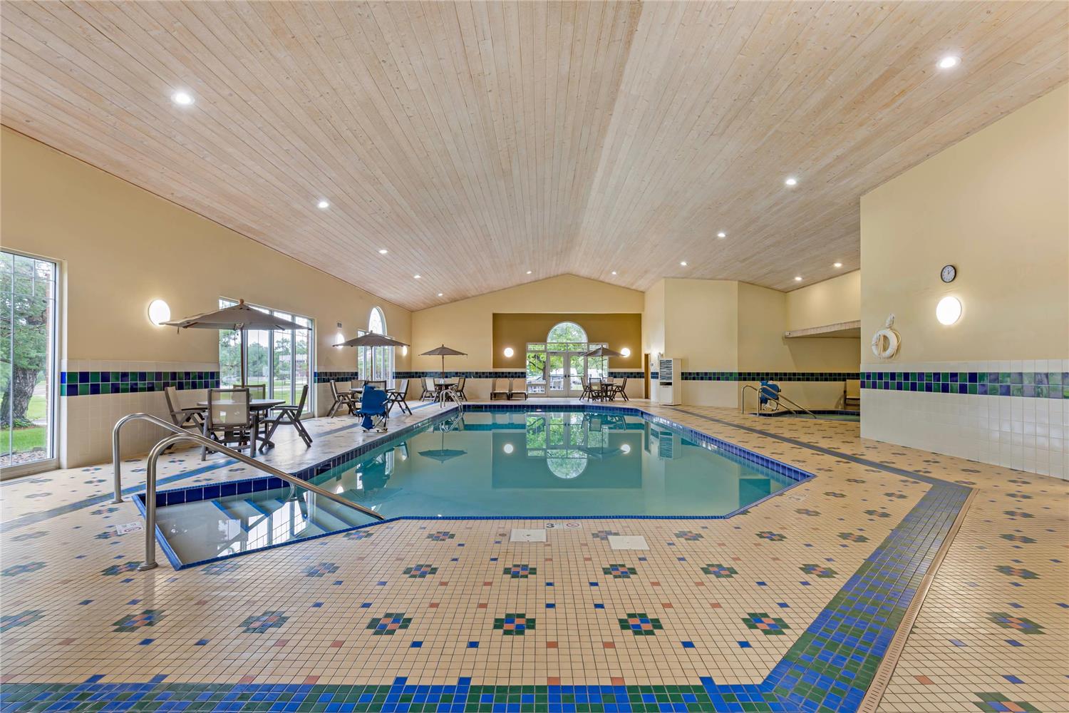 Country Inn & Suites By Radisson, Des Moines West, IA 19/48