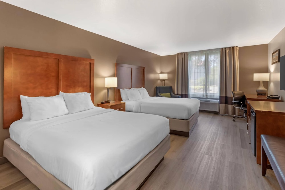 Standard, 2 Queen Beds