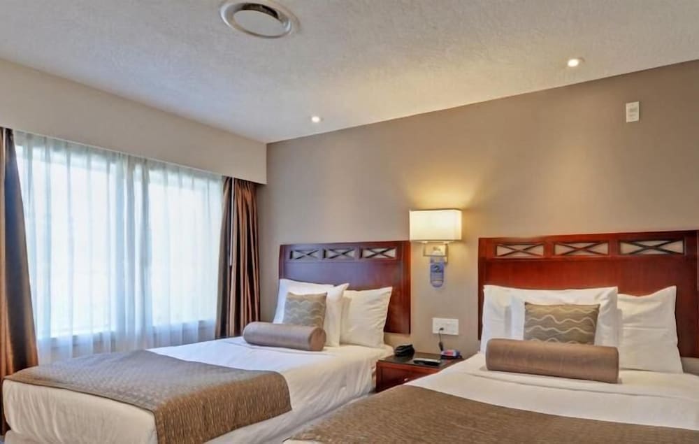 Red Lion Inn & Suites 20/69