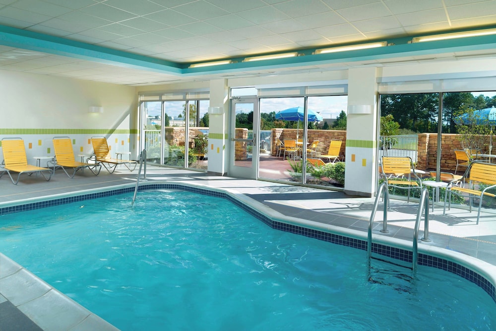 Fairfield Inn Suites Fayetteville North 20/50