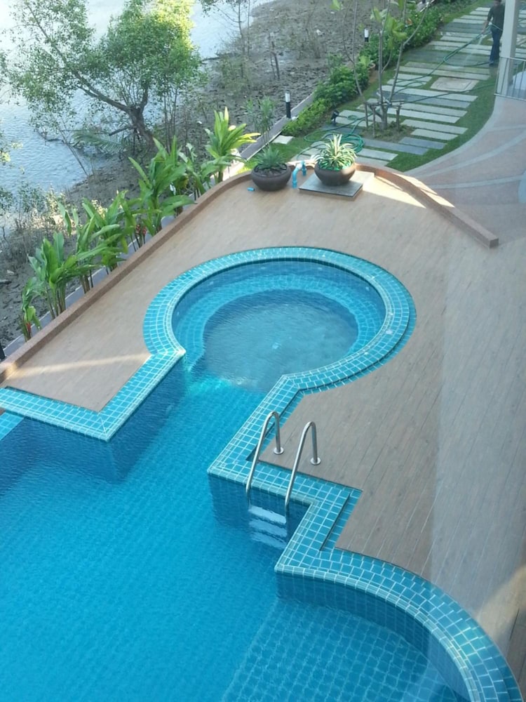 Coco View Hotel 1/67