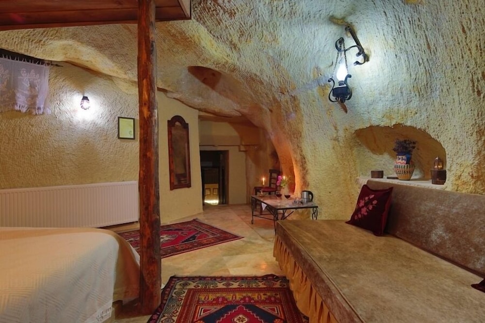 Jerveni Cave Hotel 34/47