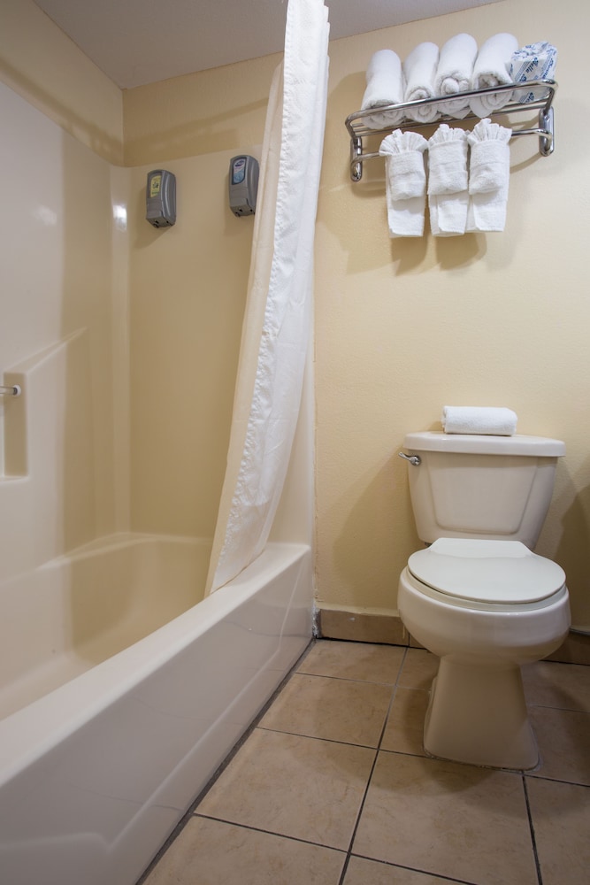 Pinn Road Inn and Suites 36/37