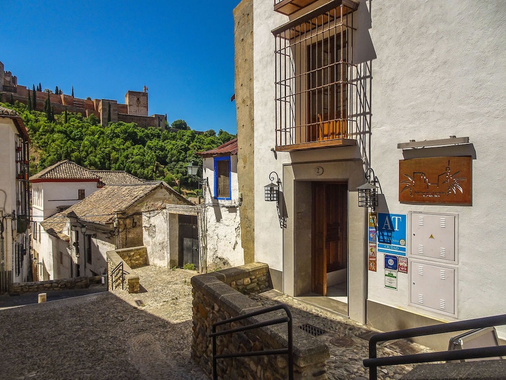 Apartamentos Alhambra 68/75