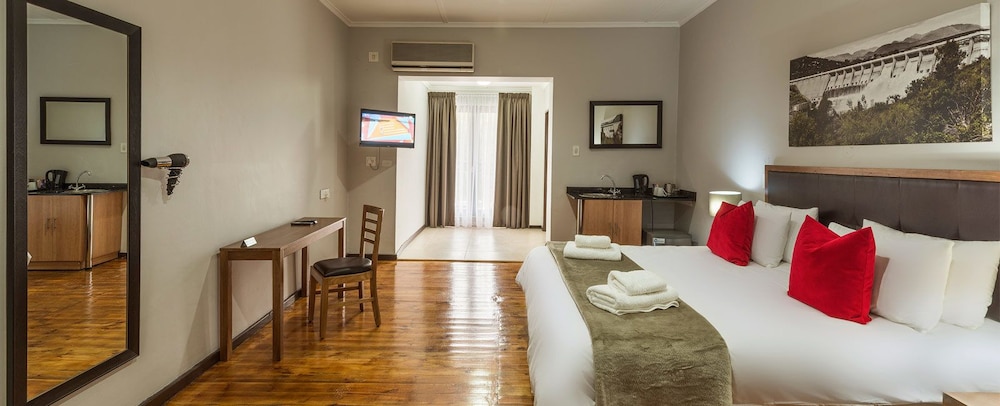Clanwilliam Hotel by Country Hotels 8/28