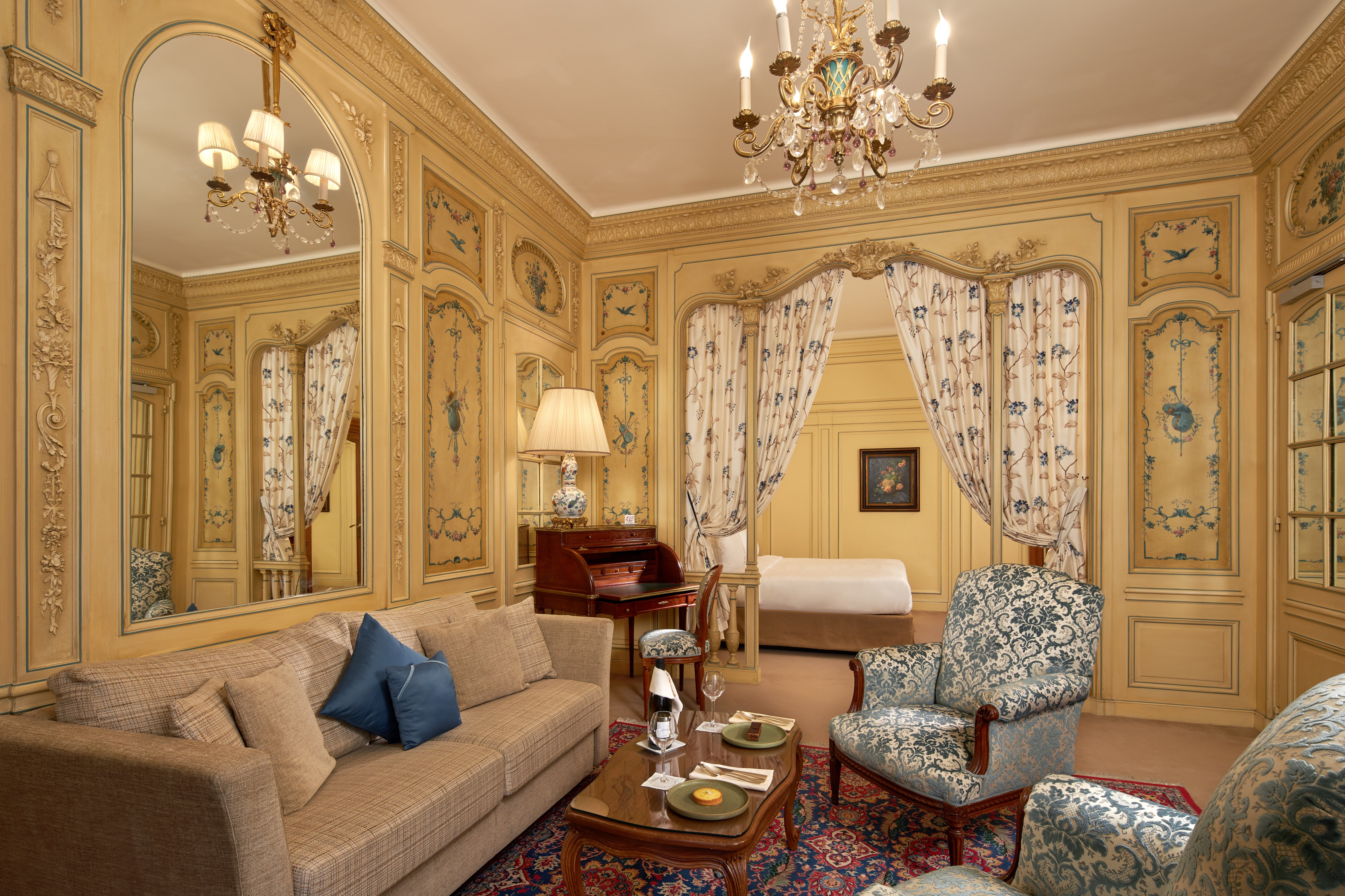 HOTEL RAPHAEL 57/80