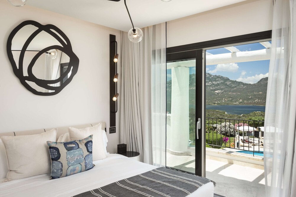 Sulia House Porto Rotondo, Curio Collection by Hilton 39/99