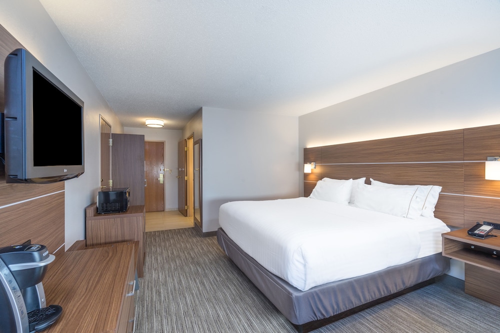 Holiday Inn Express Howe (Sturgis, Mi) 20/49