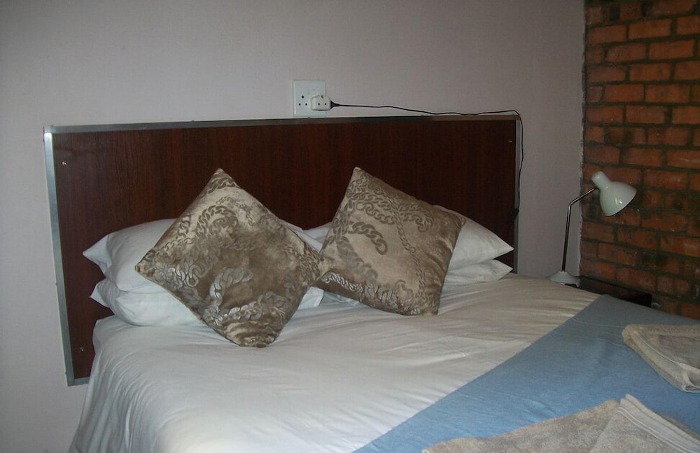 21 On Coetzee Guest House 12/22