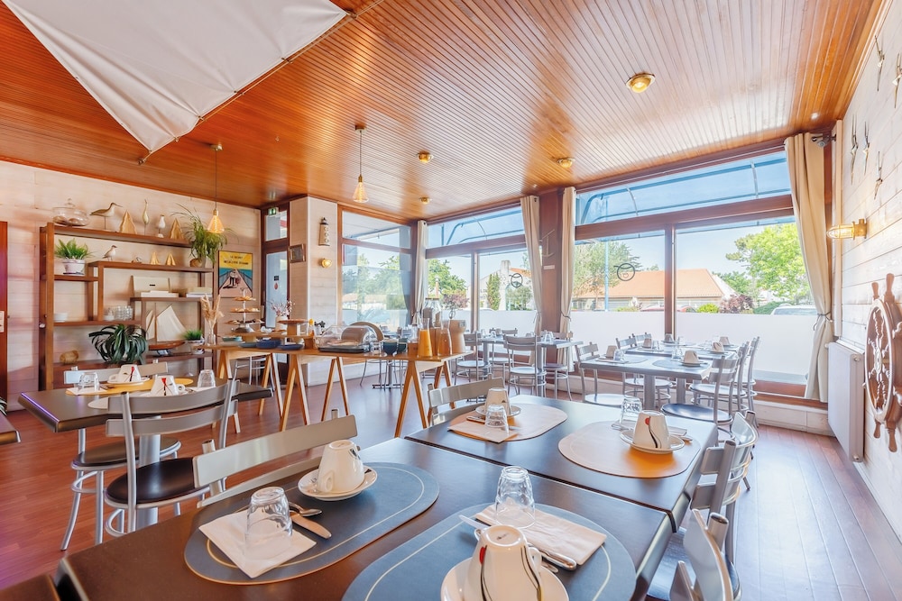 Hotel La Cote Oceane 64/77