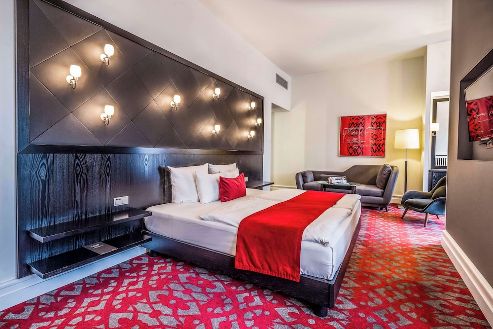 PRESIDENTIAL, SUITE
