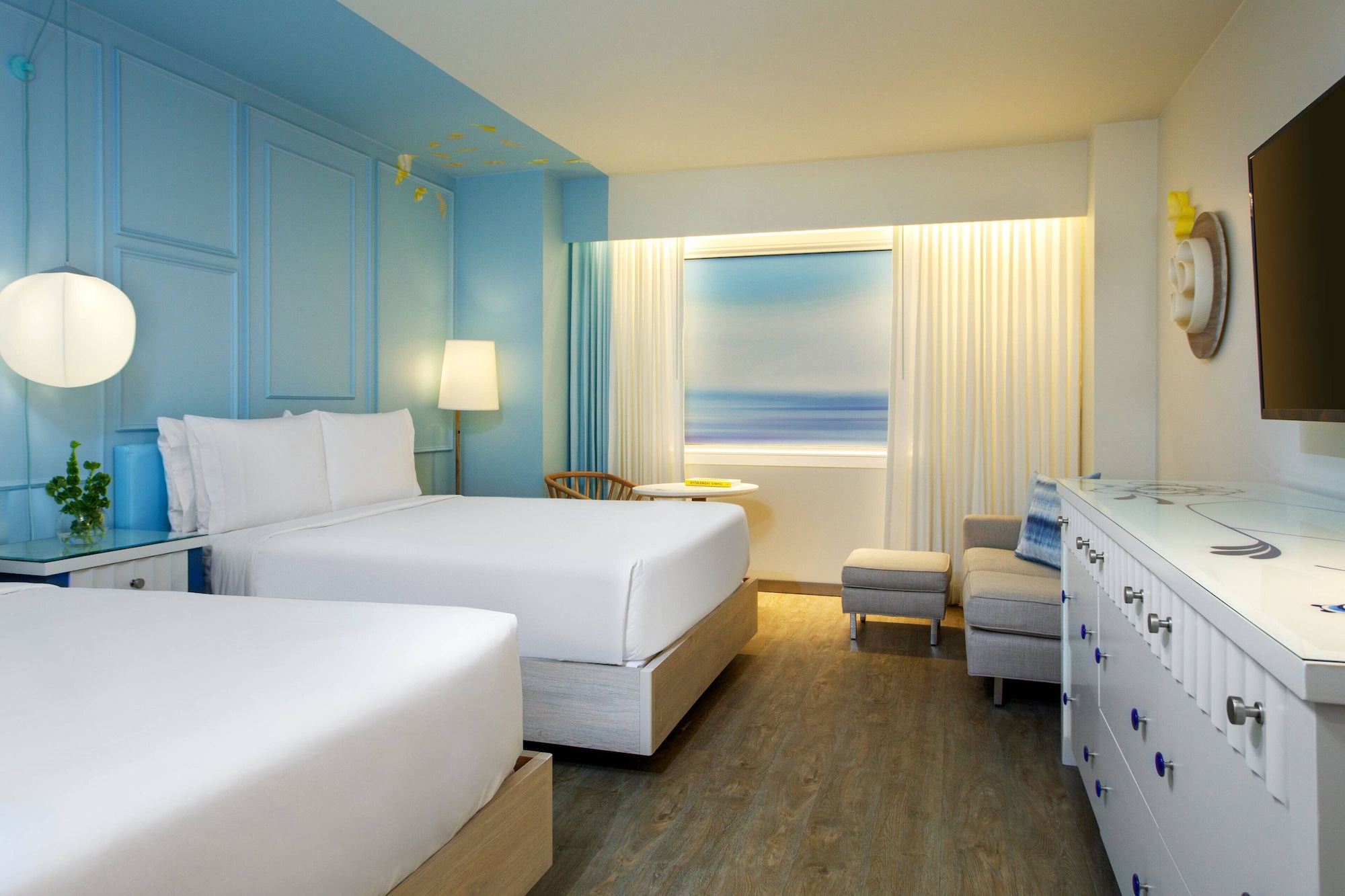 Room, 2 Queen Beds, No View, No Window