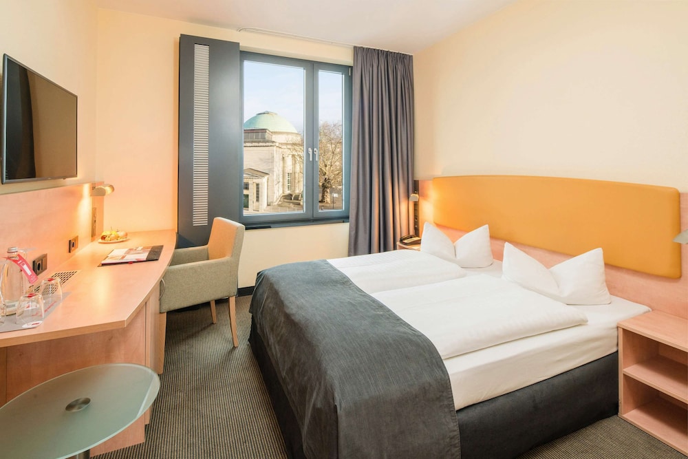 INTERCITYHOTEL HAMBURG HAUPTBAHNHOF 10/22