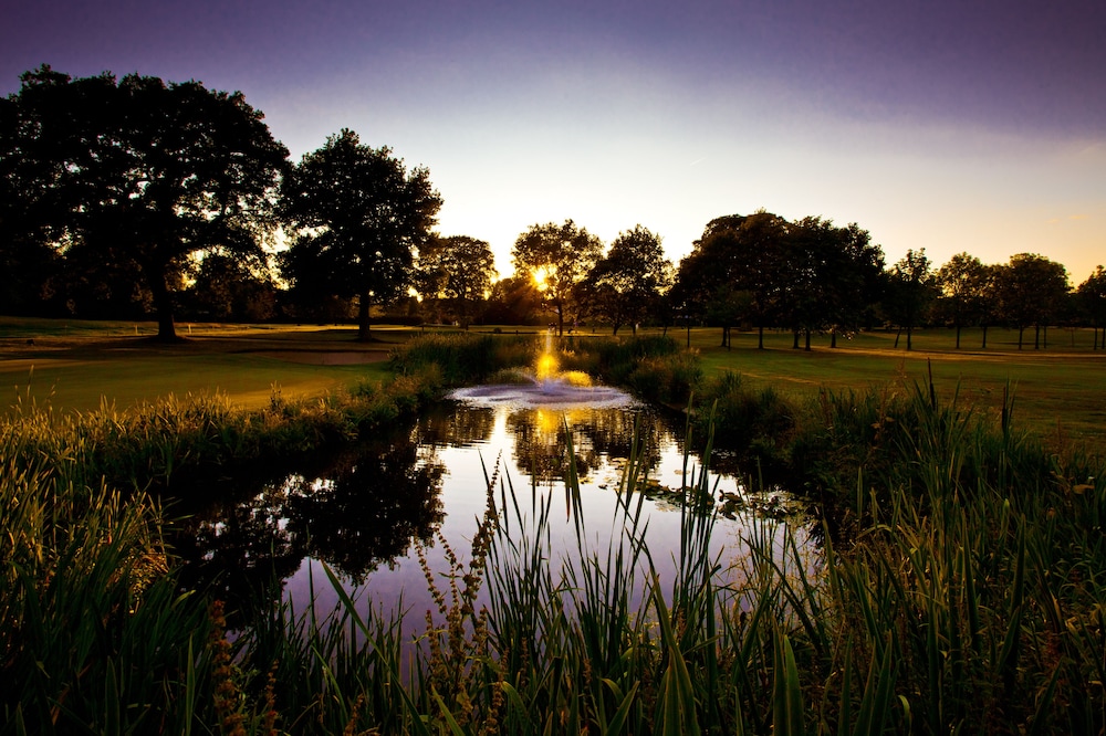 Fairmont Cheshire The Mere 45/49