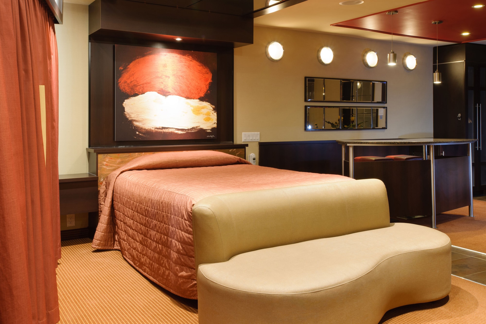 DELUXE, SUITE, QUEEN BED