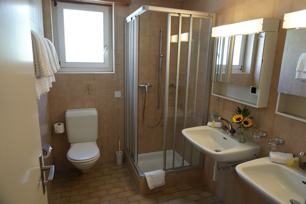 Spengler Hostel 27/29