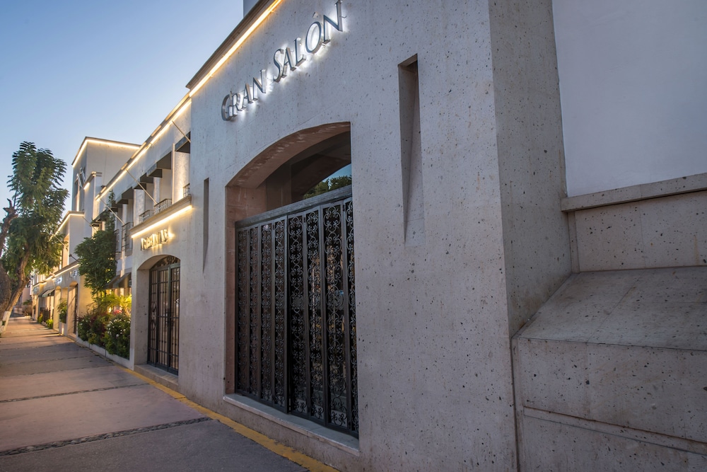Quinta Rivera 6/64