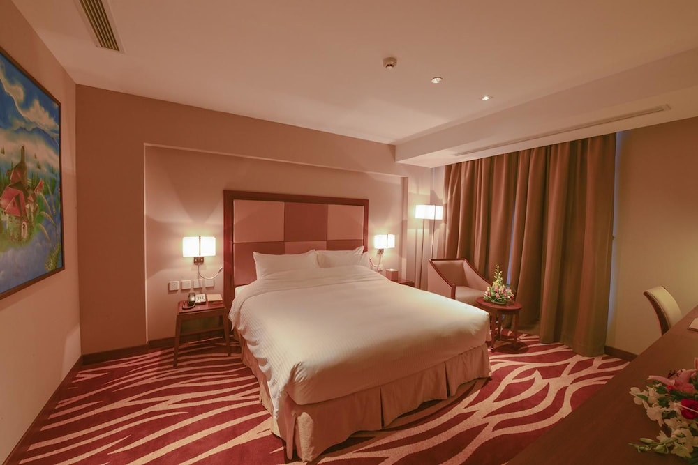 Aristo International Hotel 13/53