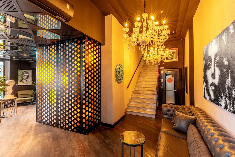 The Haze Hotel Karakoy 7/68