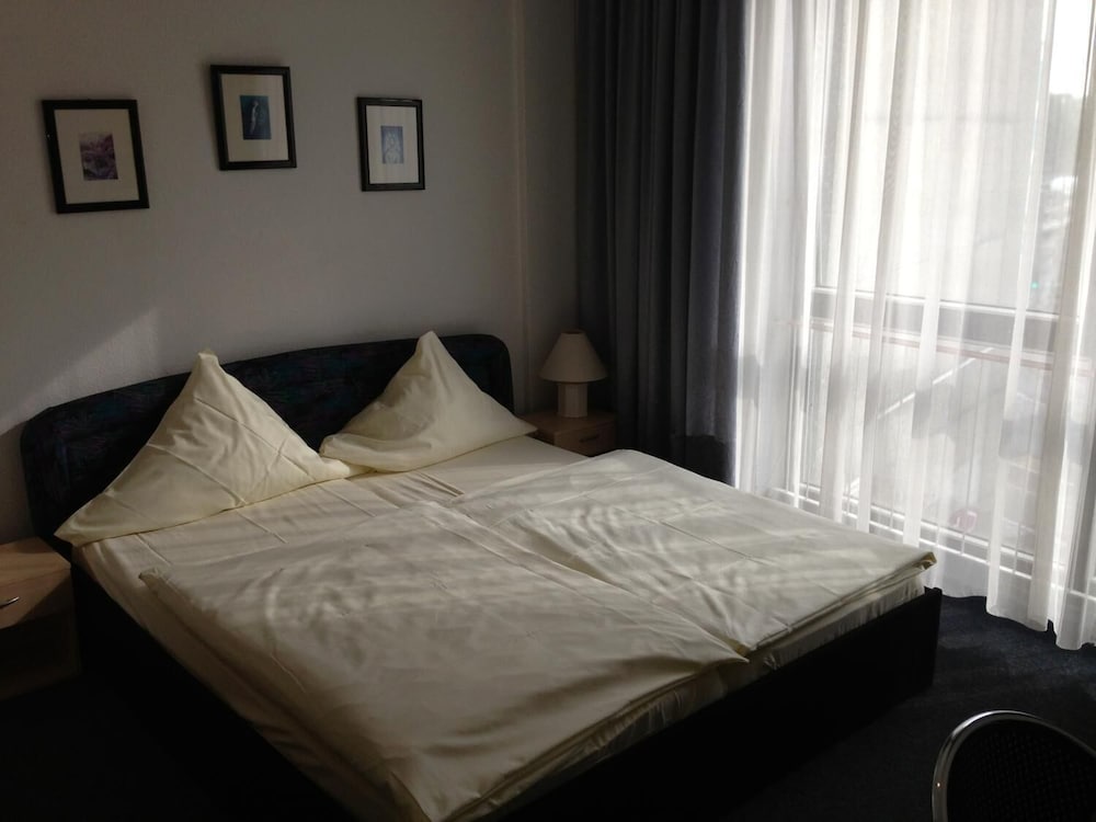 Hotel Schwarzer Bar 7/52