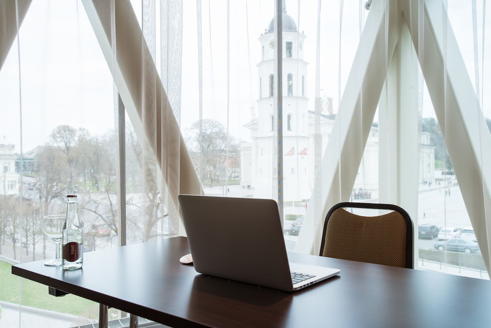 Amberton Cathedral Square Hotel Vilnius 40/50