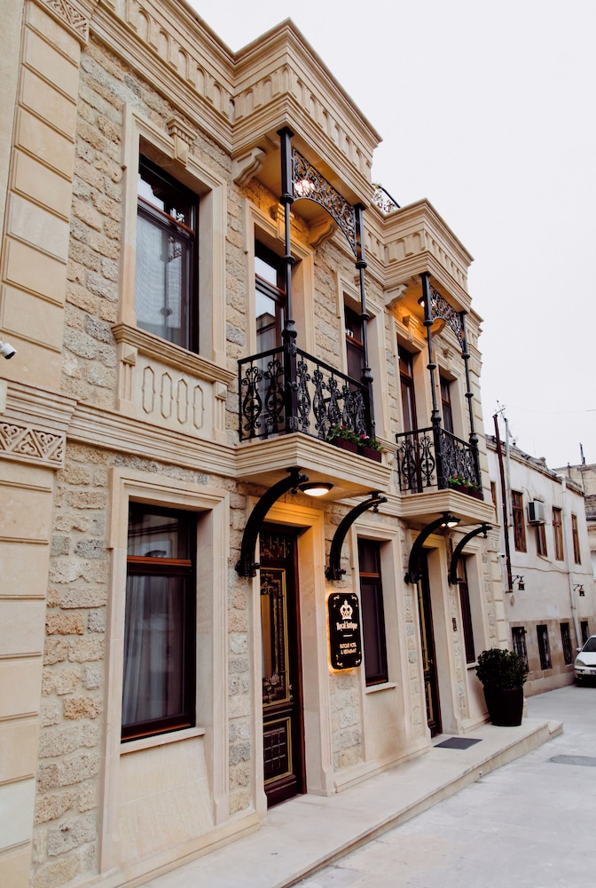 Royal Antique Hotel 3/50