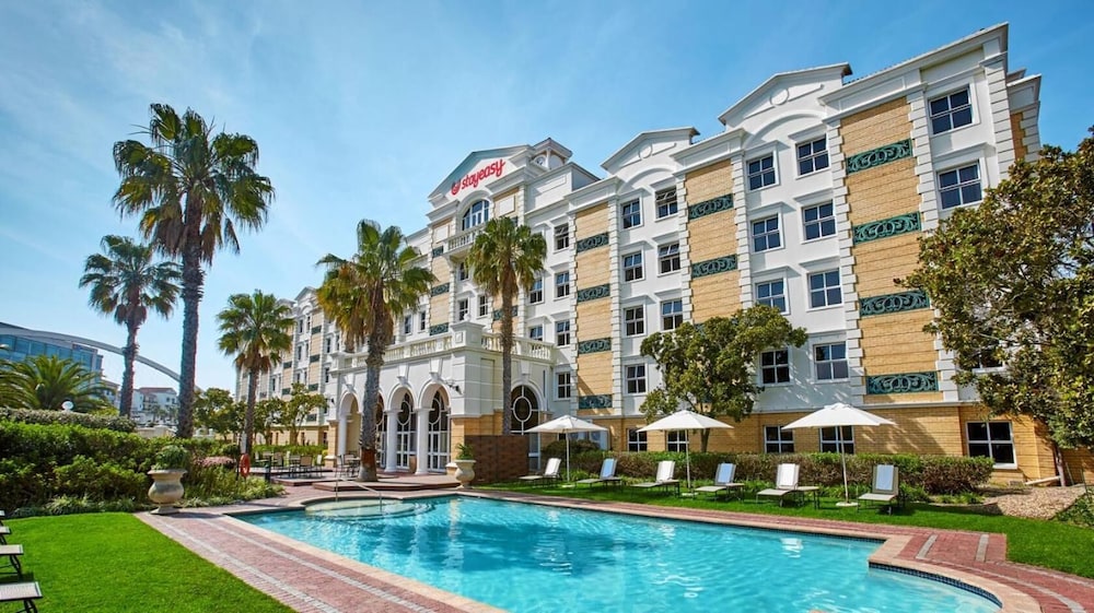 Stayeasy Century City 20/23