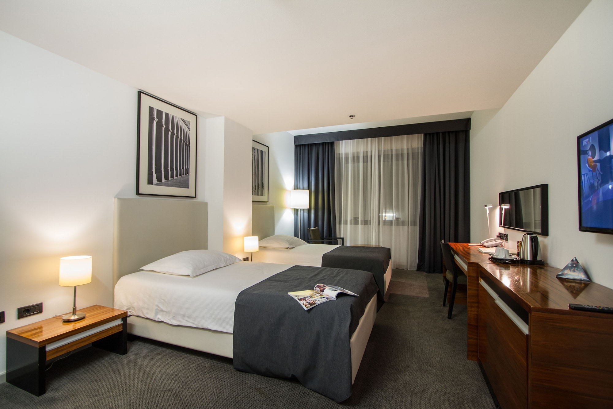 STANDARD, DOUBLE OR TWIN BED