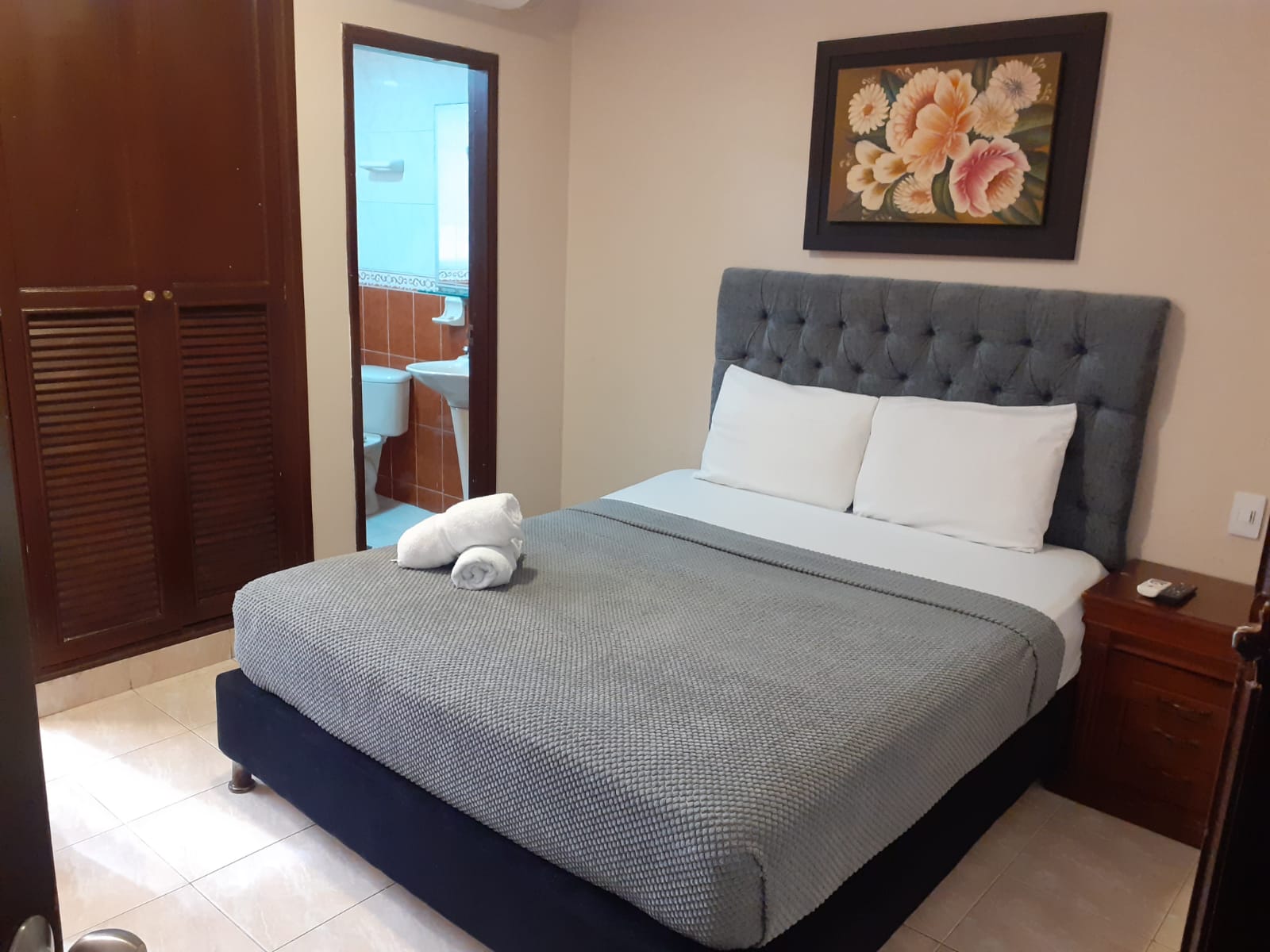 غرفة قياسية بسرير مزدوج، Hotel Suite Dorado 3/9