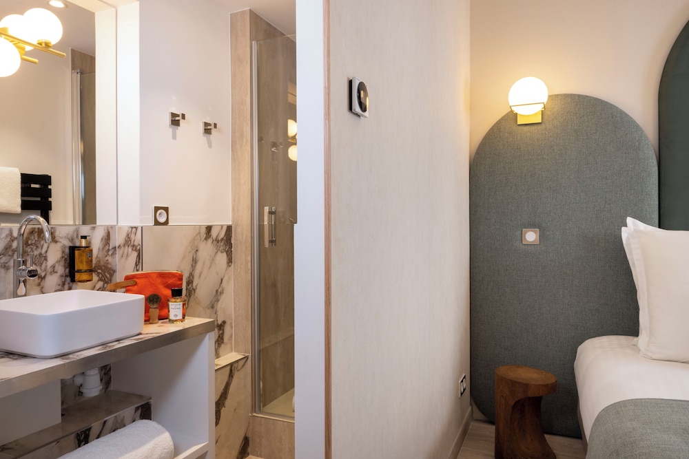 Yuna Saint-Honore - Serviced Apartments 43/50