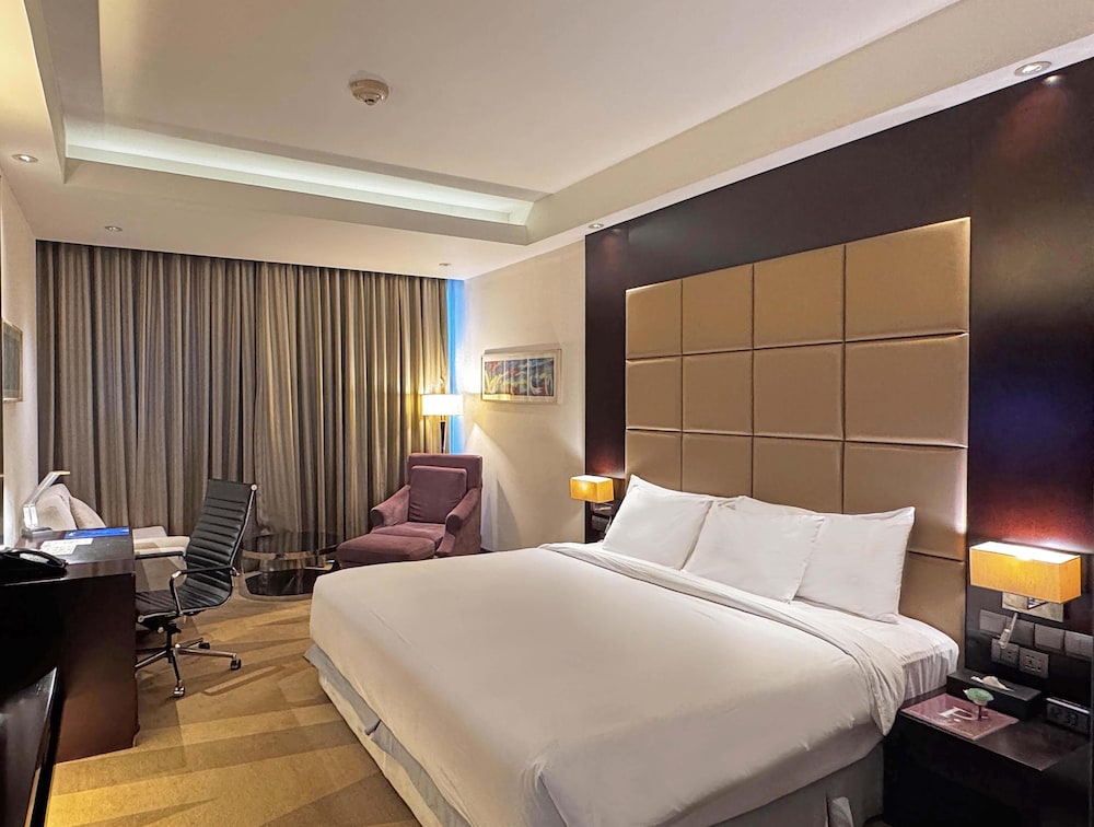 Radisson Blu Chattogram Bay View 23/70