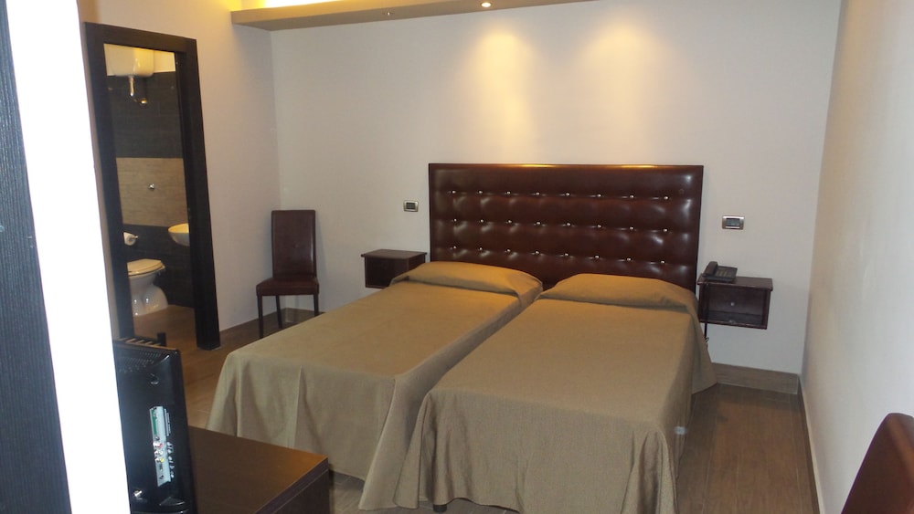BNS HOTEL FRANCISCO 34/50