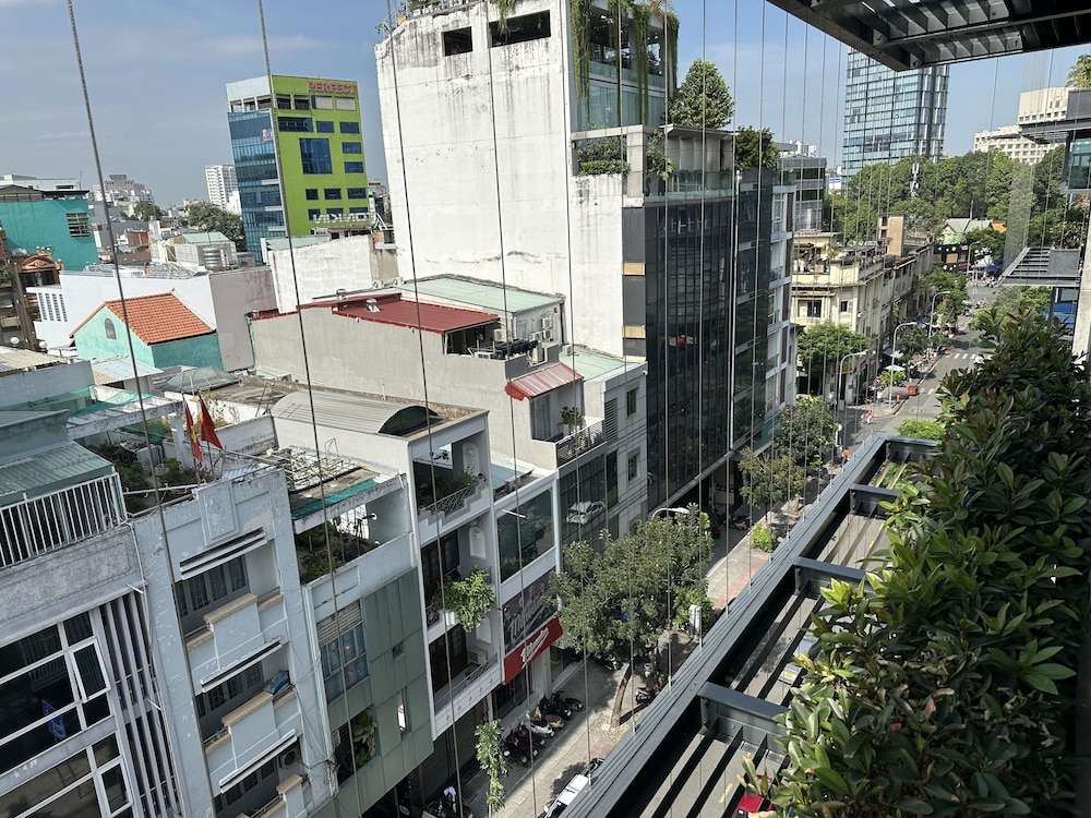 Triple E Hotel Metro Ben Thanh 46/50
